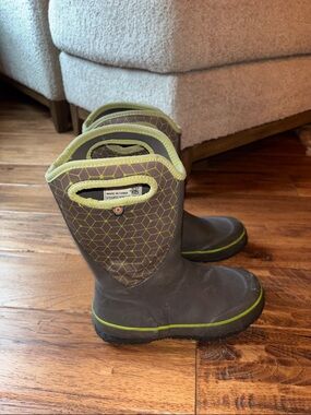 Bogs Gray Rain Boots with Lime Trim